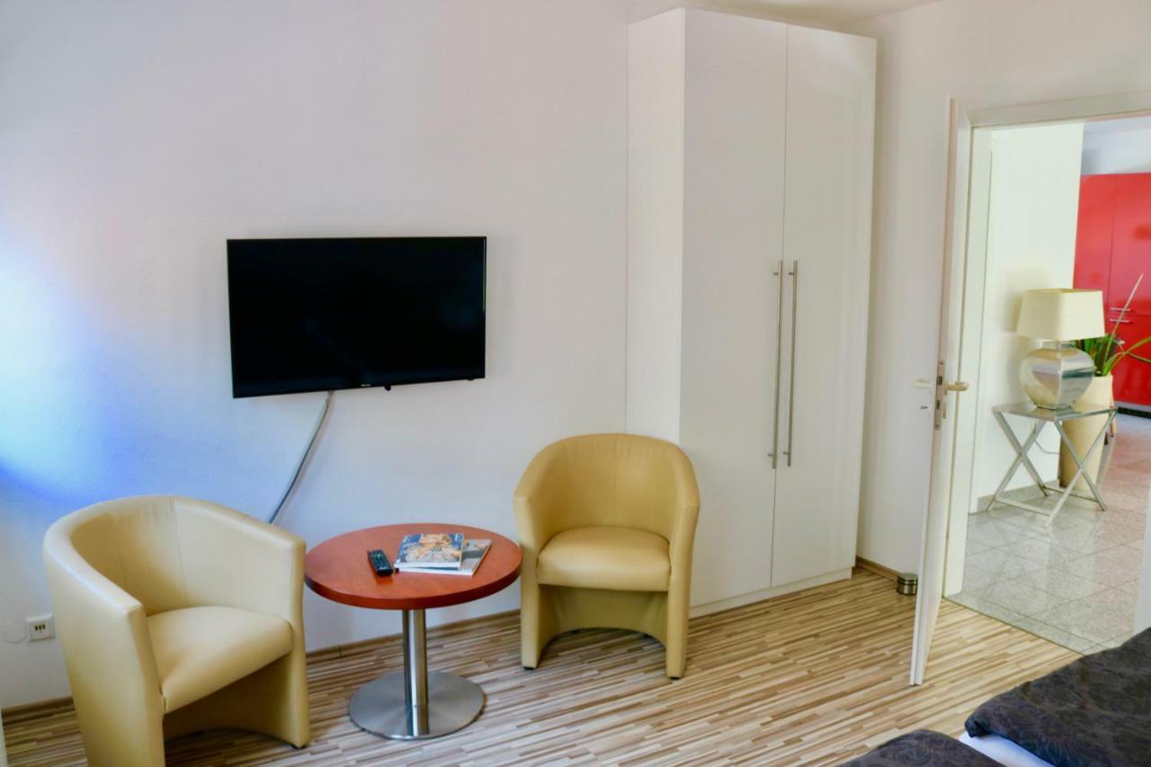 Zwei Ferienwohnungen Anker Max 5 Personen & Leuchtturm Max 4 Personen, Direkt In Steinhude Scheunenviertel, Balkon, Wlan , Privater Parkplatz, Wallbox Extérieur photo